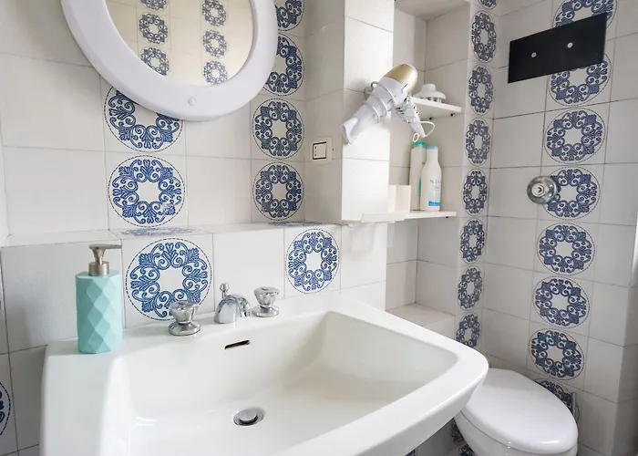 ベッド・アンド・ブレックファスト Snowake House カステル・ディ・サングロ